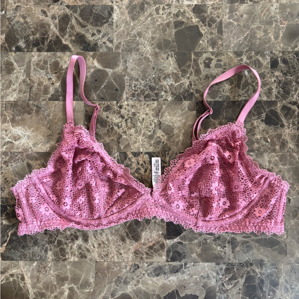 Victoria's Secret Floral Lace Bra in Mauve